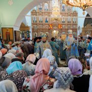 Митрополит Симбирский и Новоспасский Лонгин провёл литургию, посвященную исцеляющей чудотворной иконе | МОО «Союз православных женщин»