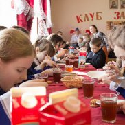 «Клуб завтраков» помогает детям | МОО «Союз православных женщин»