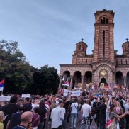 В Сербии тысячи людей вышли на шествие в защиту традиционных ценностей | МОО «Союз православных женщин»