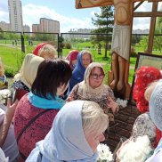 У подножия Креста Христова стояли святые жены-мироносицы | МОО «Союз православных женщин»