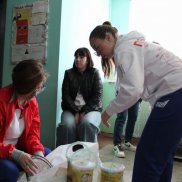 Члены Курганского отделения СПЖ продолжают помогать пострадавшим от паводка | МОО «Союз православных женщин»