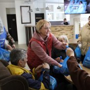Своих не бросаем! Благотворительная помощь для вынужденных переселенцев из Мариуполя (Ульяновская область) | МОО «Союз православных женщин»