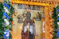 Митрополит Симбирский и Новоспасский Лонгин провёл литургию, посвященную исцеляющей чудотворной иконе