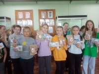 Союз православных женщин поздравил учащихся Ахтубинска со Светлым Праздником Пасхи (Астраханская область)